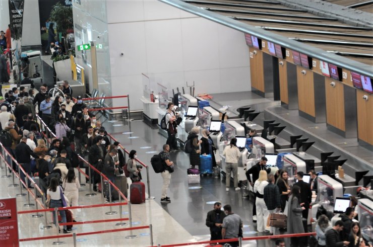 İstanbul Havalimanı'nda bayram tatili yoğunluğu