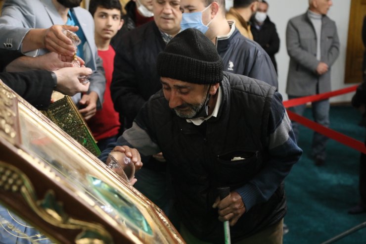 Kutsal emanetler, engelli vatandaşlarla buluşturuldu