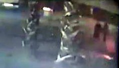 Otomobil 2 kişiye çarptı: 1 ölü, 1 yaralı