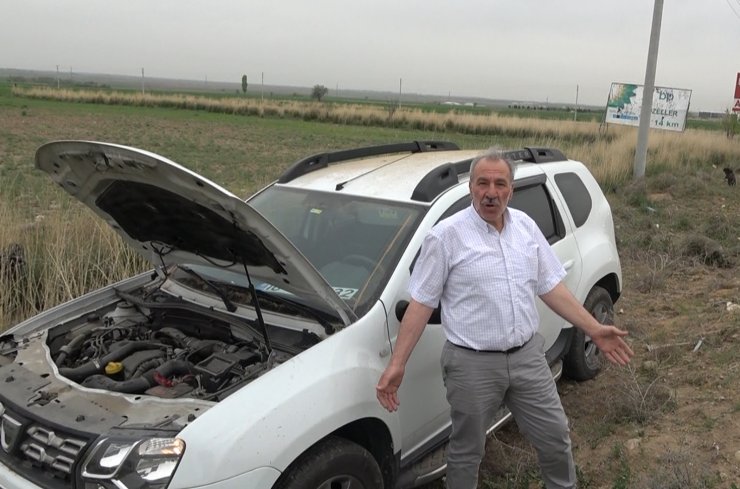 Sürücüsünün uyuduğu otomobil tarlaya uçtu: 2 yaralı