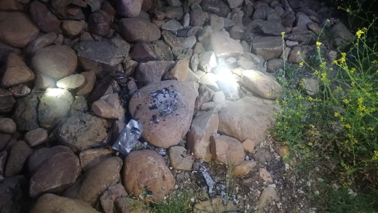 Tartıştığı eşi ve oğlunu tabancayla öldürdü