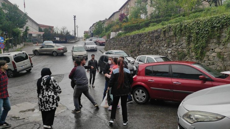 Trafikte 'ters yön' kavgası kamerada