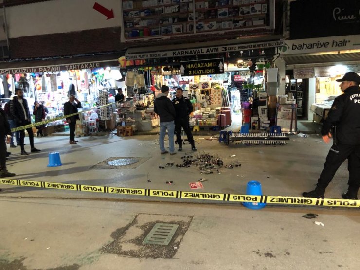 Ağabeyini iş yerinin önünde tabancayla vurarak yaraladı