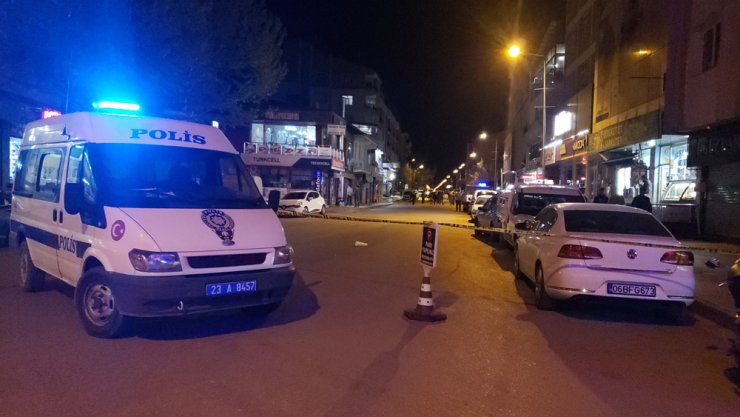 Ayağından vuruldu, ilk müdahaleyi olay yerinden geçen doktor yaptı