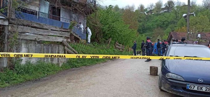 Boşanma aşamasındaki eşini öldürdü, oğlunu yaraladı