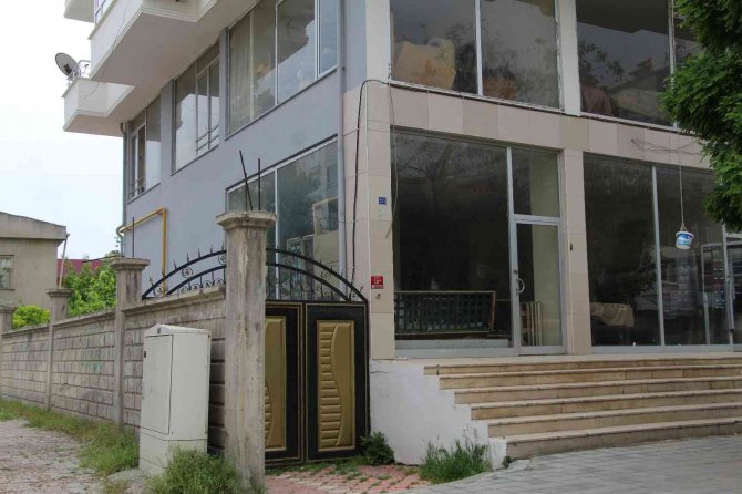 Hırsızlar girdikleri sitede doğal gaz kutusunu dahi çaldı