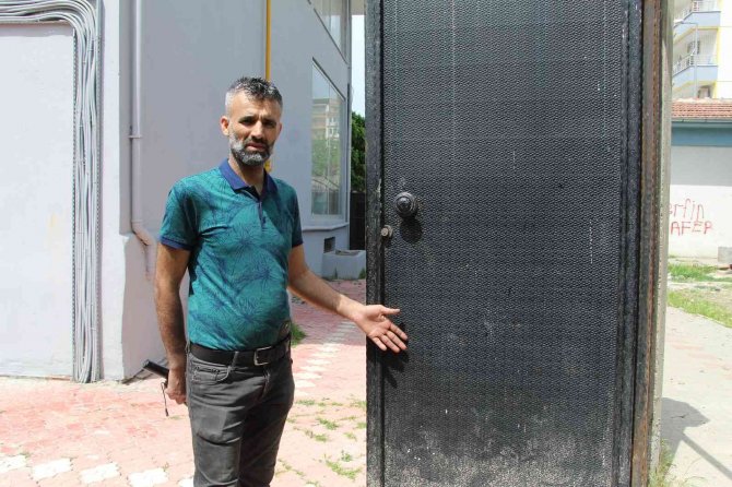 Hırsızlar girdikleri sitede doğal gaz kutusunu dahi çaldı