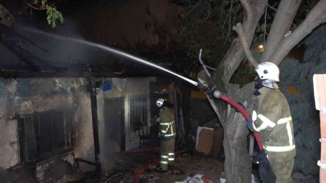 Müstakil evde yangın paniği