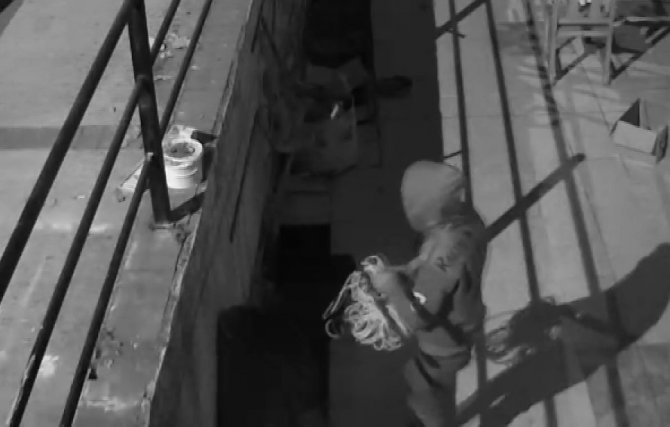 Rahat tavırlarıyla pes dedirten hırsız çaldığı malları sattığı yere ikinci kez gidince yakalandı