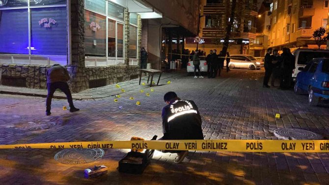 Sokak ortasında silahlı çatışma