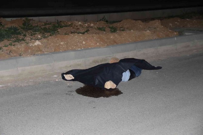 Takla atan otomobilden dışarı fırlayan 2 kişi hayatını kaybetti