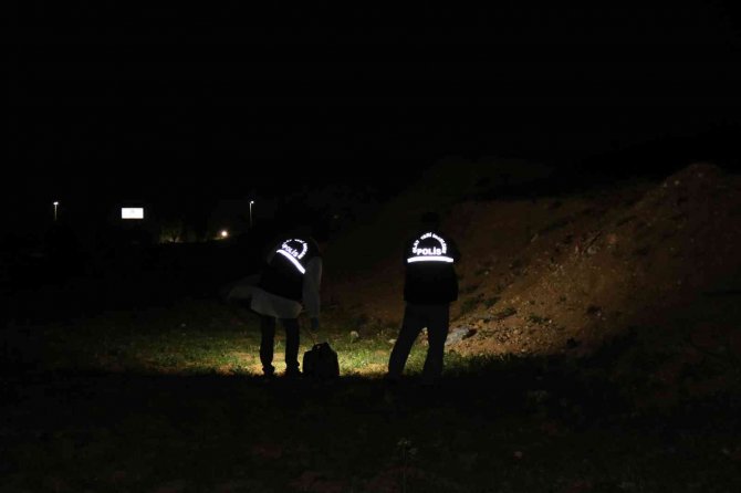 Takla atan otomobilden dışarı fırlayan 2 kişi hayatını kaybetti