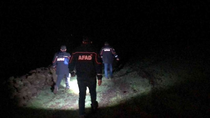 12 yaşındaki çocuk kayıp: Ekipler arazide kaybolan çocuğu arıyor