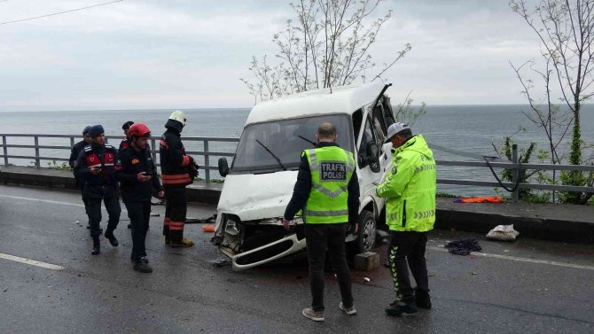 Bariyerler bayram günü faciayı önledi: 2’si çocuk 5 yaralı