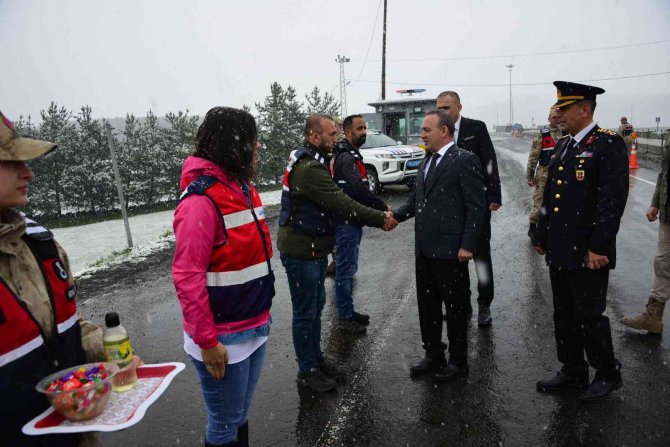 Bayramda kar sürprizi