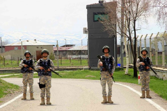 ‘Doğunun Gözleri’ bayramda da nöbet başında