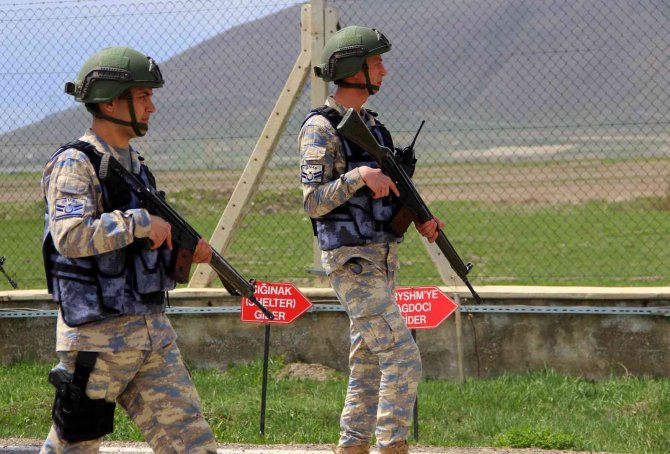 ‘Doğunun Gözleri’ bayramda da nöbet başında