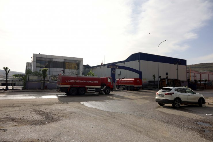 Geri dönüşüm fabrikasındaki yangın 7 saatte kontrol altında