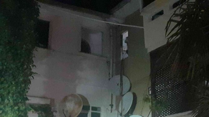 Hatalı parklar engel olunca itfaiye erleri adresi koşarak buldu