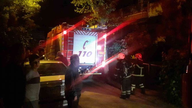 Hatalı parklar engel olunca itfaiye erleri adresi koşarak buldu