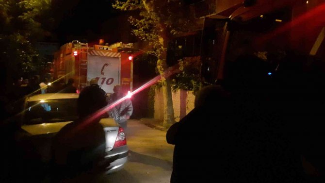 Hatalı parklar engel olunca itfaiye erleri adresi koşarak buldu