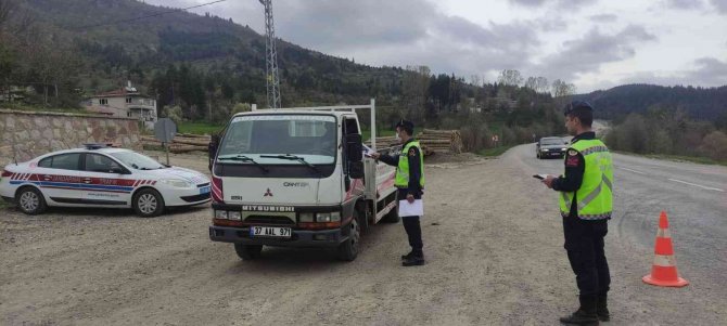 Jandarmadan bayram öncesi dronlu denetim
