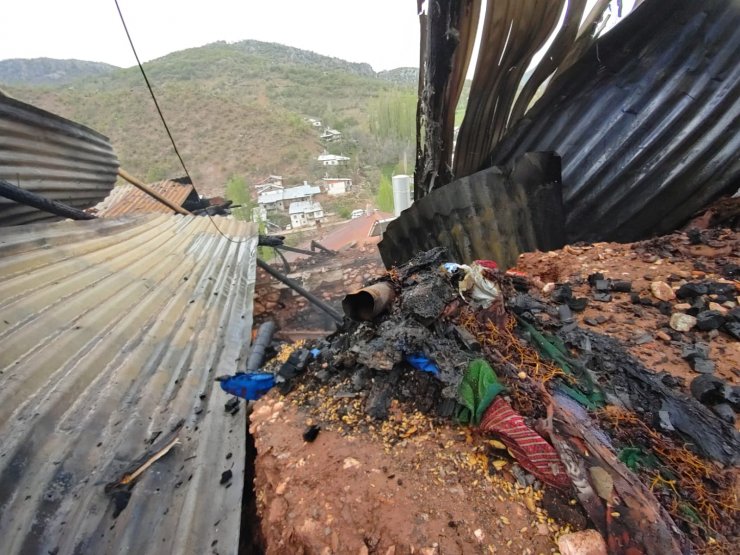 Konya'daki korkutan yangında acı haber! Anne ve oğlunun cansız bedenine ulaşıldı