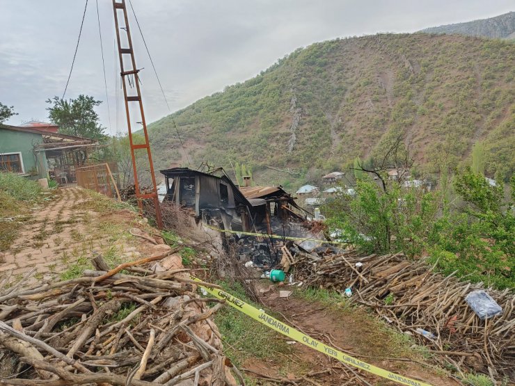 Konya'daki korkutan yangında acı haber! Anne ve oğlunun cansız bedenine ulaşıldı