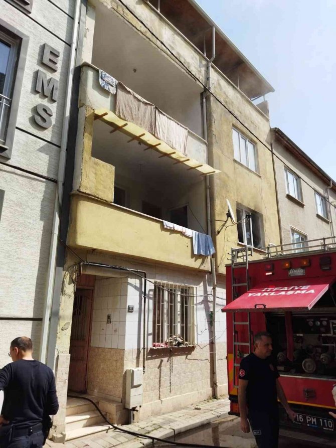 Psikolojik sorunları olan genç evini yaktı