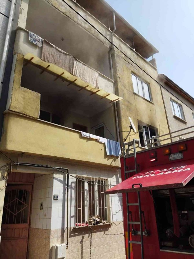 Psikolojik sorunları olan genç evini yaktı