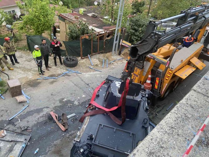 Sarıyer’de zırhlı polis aracı kaza yaptı: 2 polis yaralı