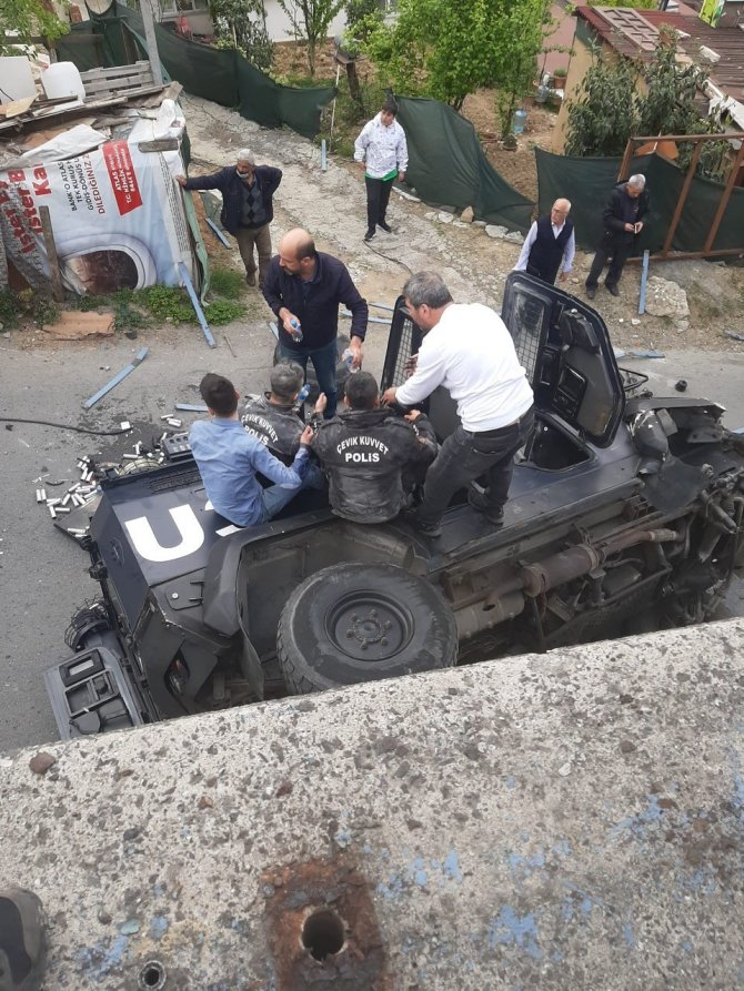 Sarıyer’de zırhlı polis aracı kaza yaptı: 2 polis yaralı