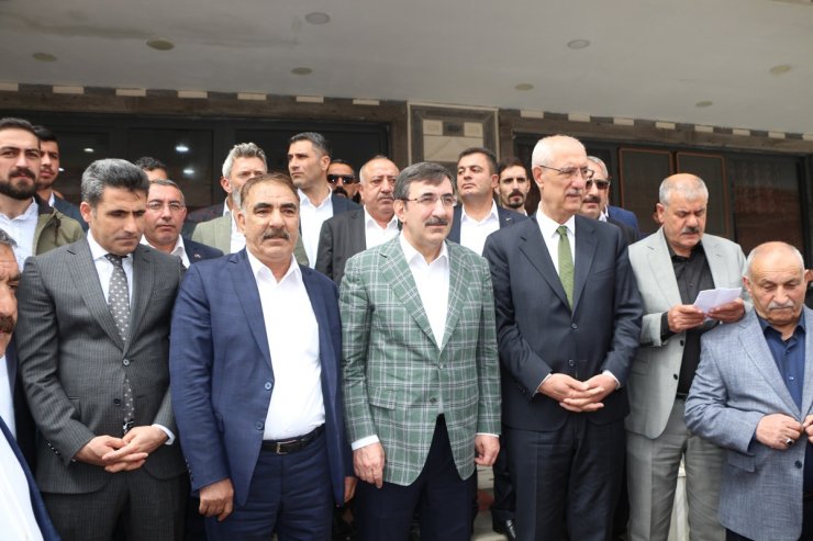 AK Parti'li Yılmaz: 2020'de Çin'le beraber ilerleyen tek ülke Türkiye oldu