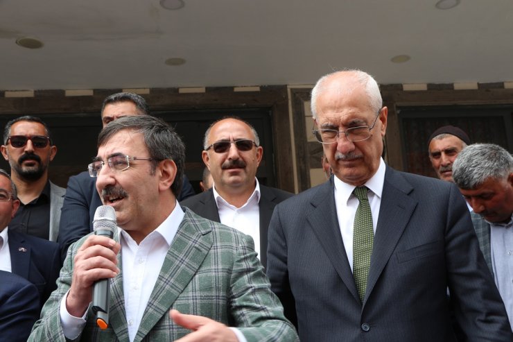 AK Parti'li Yılmaz: 2020'de Çin'le beraber ilerleyen tek ülke Türkiye oldu