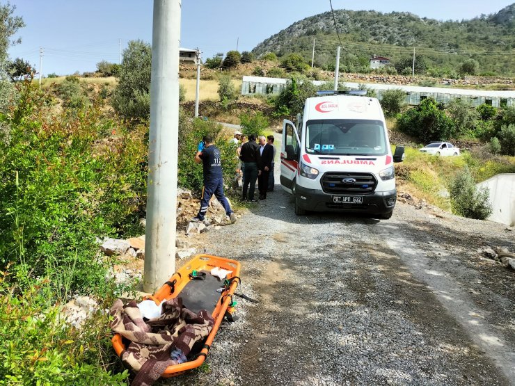 Bayram ziyareti yolunda kaza; 8 yaşındaki Erva öldü, 5 yaralı