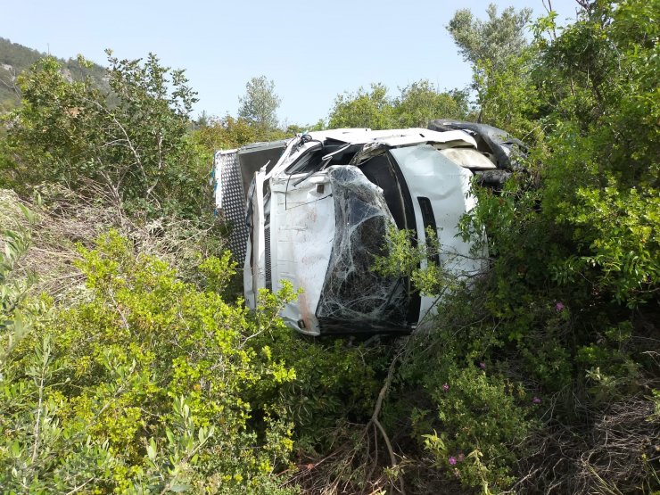 Bayram ziyareti yolunda kaza; 8 yaşındaki Erva öldü, 5 yaralı