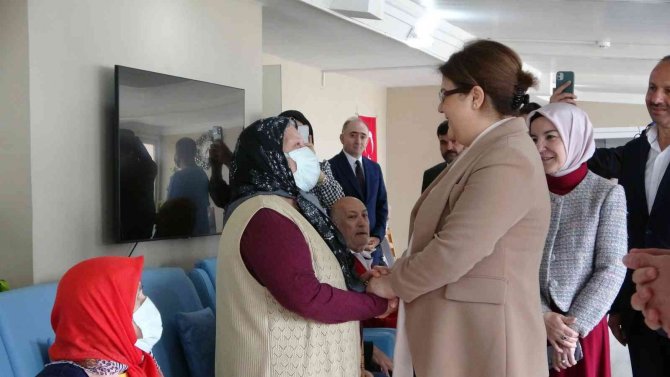 “Bütün vatandaşlarımıza hak temelli ve eşit hizmet sunmaya çalışıyoruz”