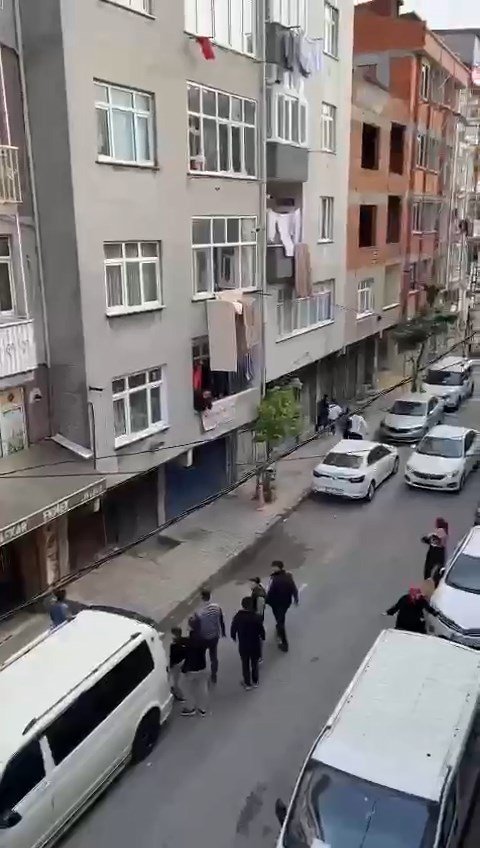 Camdan sarkarak sosyal medyada yayın yaparken fırına girdi