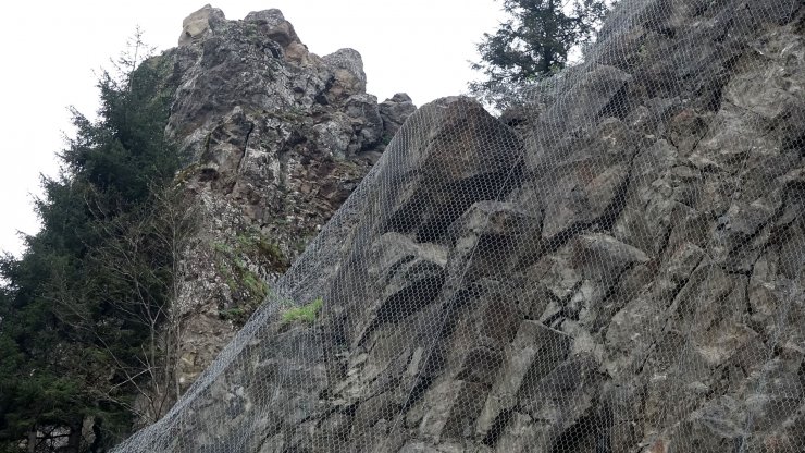 Dağcılar, 'ölüm yamacı'nda riskli kaya avında