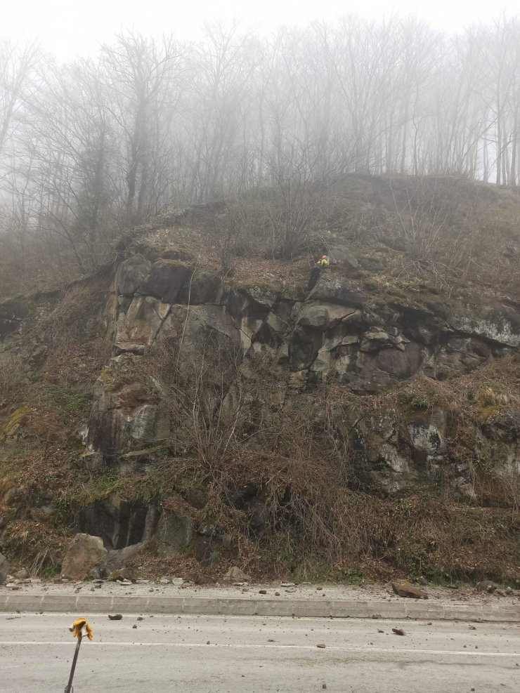 Dağcılar, 'ölüm yamacı'nda riskli kaya avında