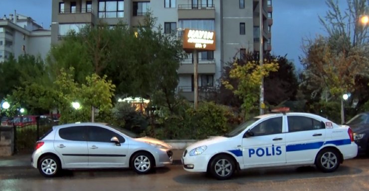 Evinde tabancayla başından vurulan kadın hayatını kaybetti