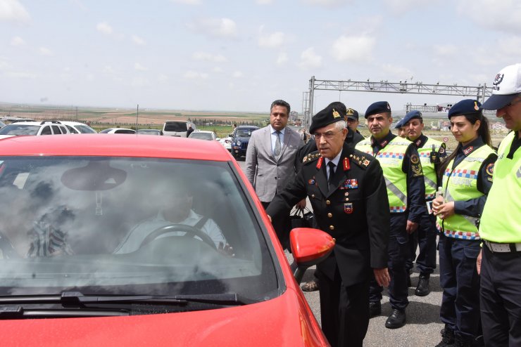 Jandarma Genel Komutanı Çetin: Bayramda 208 bin personelle yollardayız