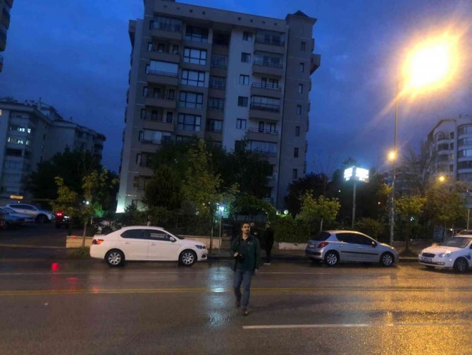 Kadın silahla vurulmuş halde ölü bulundu