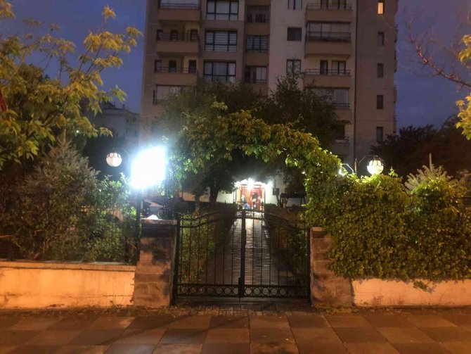 Kadın silahla vurulmuş halde ölü bulundu