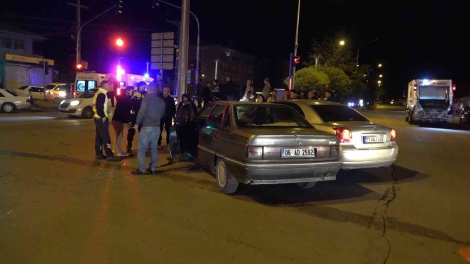 Kırmızı ışıktan geçen alkollü sürücü araçlara daldı