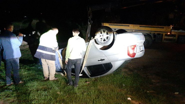 Nehre uçan otomobilde 3 yaralı