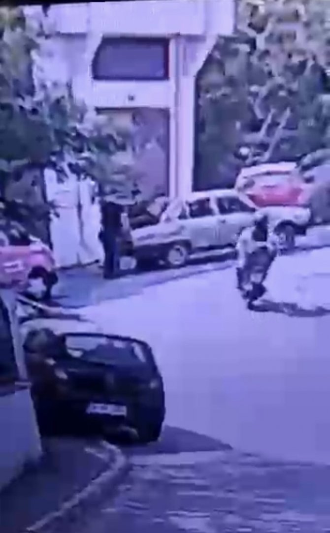 Soygun için tırmandıkları merdiveni de çaldılar