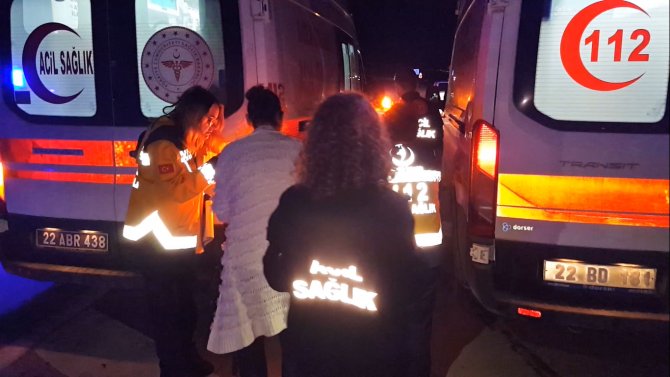 Alkolü sürücü bayram dönüşüne geçen aileye çarpt