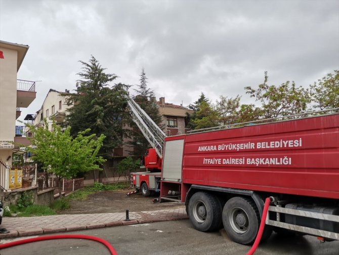 Çatı yangını hasara neden oldu