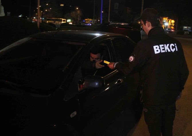 Bekçiler huzur ve güven için sokaklarda